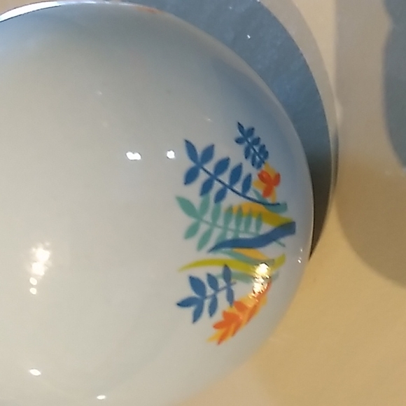 Porcelain potpourri diffuser. Excellent for linen closet. - Picture 5 of 7